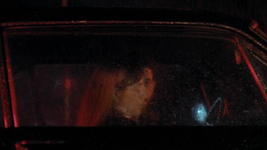 雨天汽车里争吵的情侣视频素材模板下载