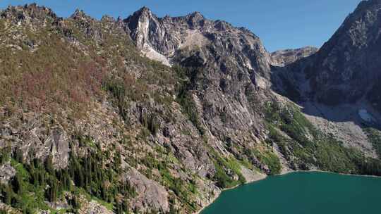 科尔查克湖，山，湖，树