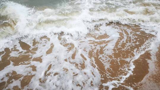 实拍海洋沙滩海浪