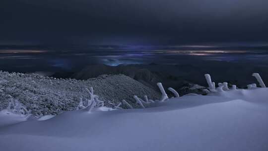 杭州牵牛岗山顶雪景烟花云海夜景延时