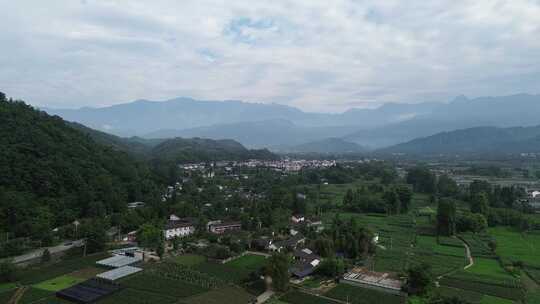 山川大地、小镇良田