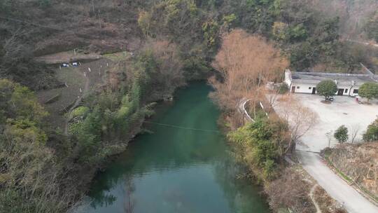 秦岭山水瀑布清澈河水溪流山泉水