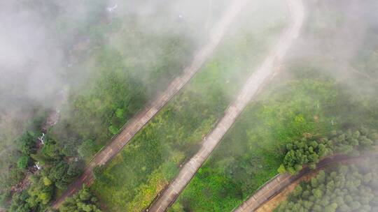 大山山脉云雾连续弯道山路下降