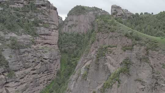 青海海南同德石藏丹霞峡谷山峰航拍视频