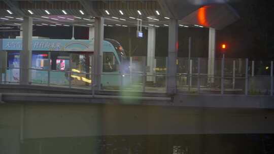 广州黄埔区长平站地铁有轨电车开出视频素材模板下载