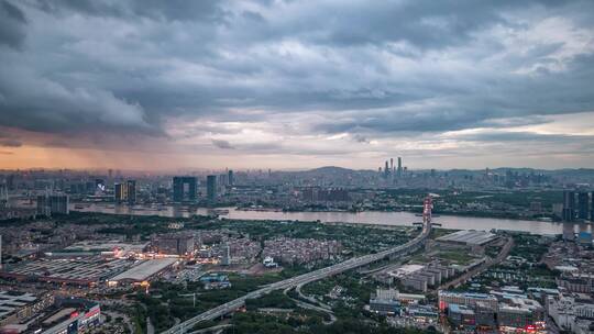 4K广州番禺新光桥雨中夕阳风光航拍延时