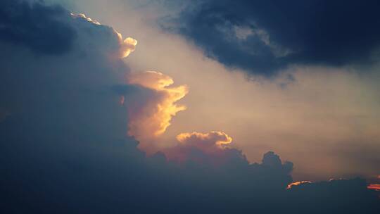 傍晚天空云朵延时乌云黑云霞光晚霞夕阳黄昏