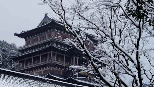 杭州径山寺中式古建筑寺庙雪景