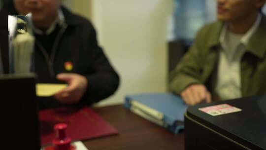 利用办证权收受贿赂 纪委警示教育素材