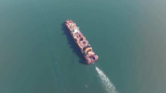 航拍港口远洋货轮集装箱货轮远航视频素材模板下载