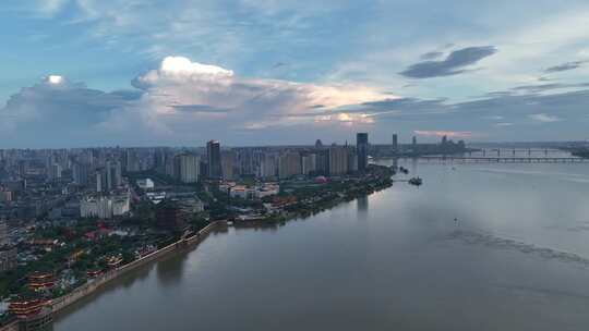 江西南昌赣江夏日风景