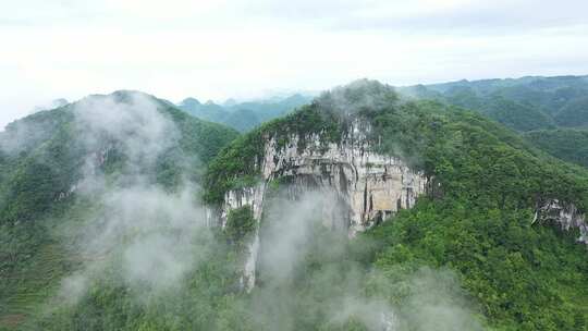 航拍祖国大好河山-云雾缭绕中的奇山异水