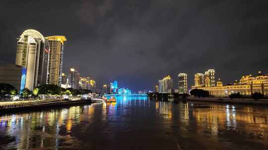 城市河流夜景灯光璀璨的美丽景象