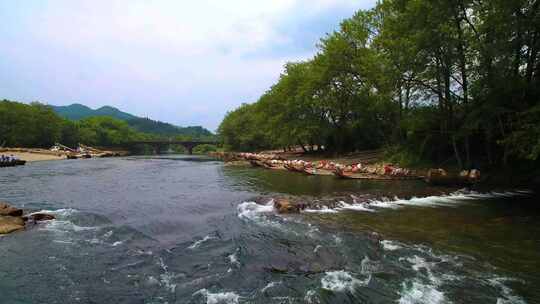 航拍武夷山九曲溪竹筏漂流岩茶茶园丹霞地貌