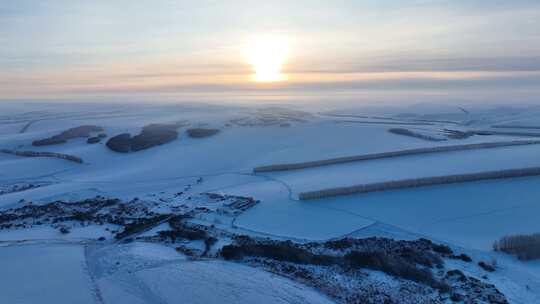 航拍冬季大兴安岭丘陵山地雪野风光