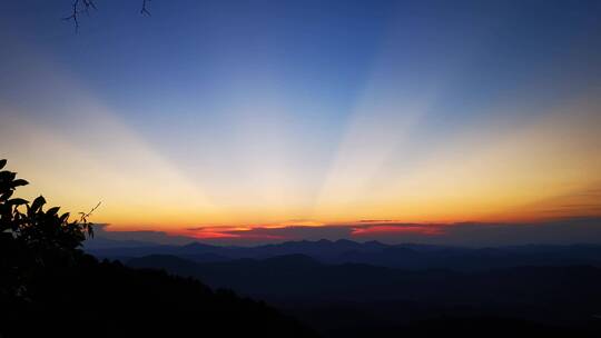 实拍日落晚霞夕阳西下