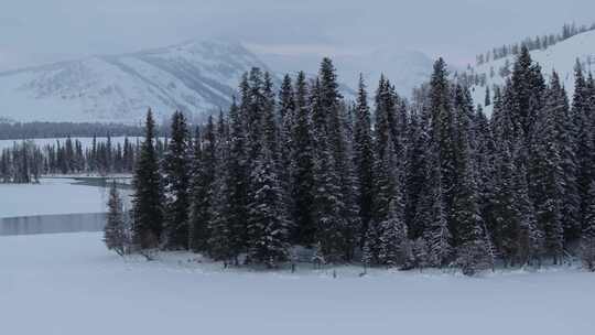 航拍新疆喀纳斯神仙湾雪景