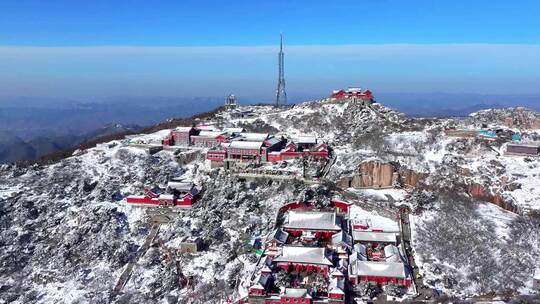 雪后的泰山美如画