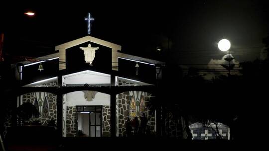 月光照耀着南太平洋的教堂视频素材模板下载