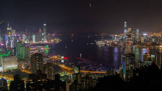 夜晚热闹的城市