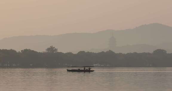 杭州西湖清晨山色空蒙风光