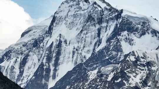 夏塔景区木札特峰昭苏伊犁雪山林场