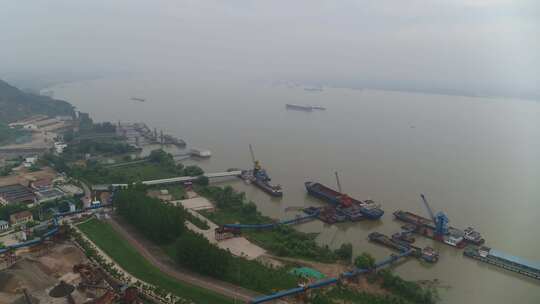武汉江边货船航拍
