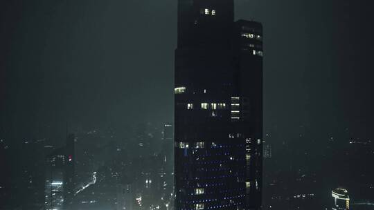 南京紫峰大厦梅雨季夜景航拍4K