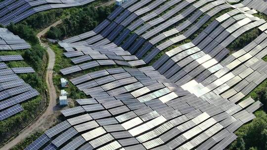 低碳新能源太阳能光伏发电