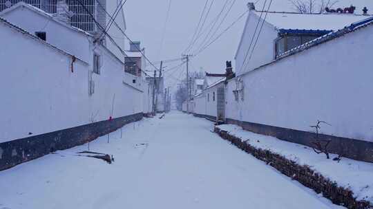 航拍农村下雪过年氛围感