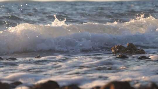 海边海浪潮水