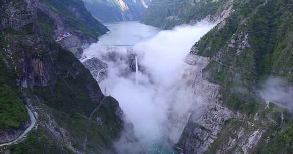 雅砻江峡谷中水电站俯瞰画面