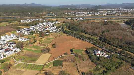 新安江江边村庄景色航拍