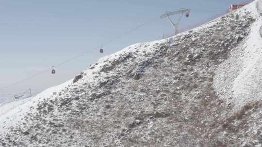 内蒙古呼和浩特马鬃山滑雪场缆车雪景航拍