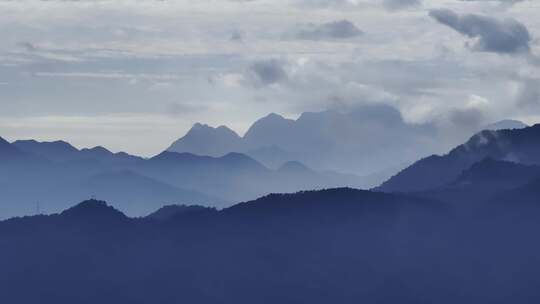 水墨江南山峦叠嶂航拍4K自然绿水青山云海视频素材模板下载