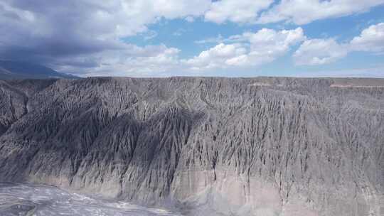 新疆独山子大峡谷