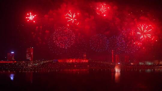 烟花 城市烟花 节日庆祝 西安奥体中心夜景