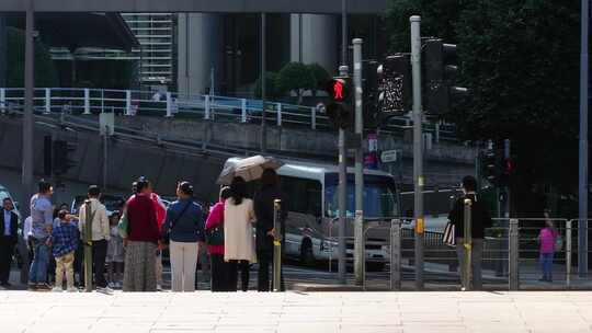 香港中环过马路行人