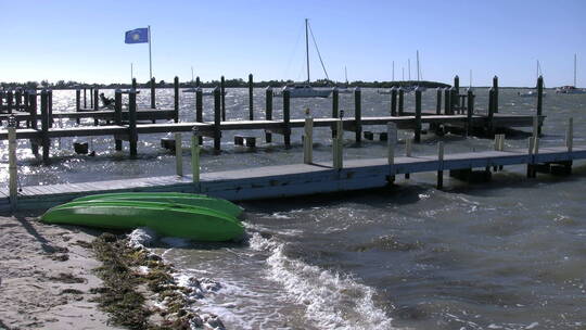 佛罗里达基拉戈码头和海浪视频素材模板下载