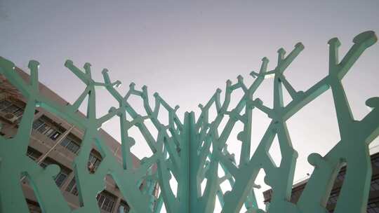 雕塑艺术品科技树创意大脑树型光影流动延时