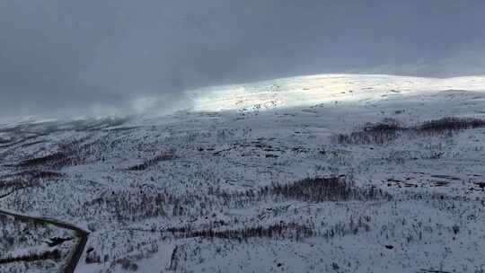 4K航拍挪威特罗姆瑟雪景森林美景