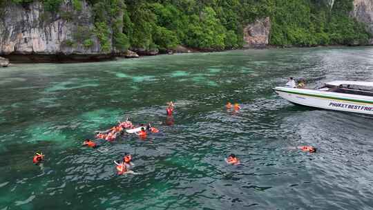 泰国皮皮岛屿海滨浮潜自然风光航拍
