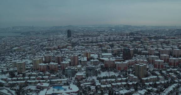 下雪天城市的全景