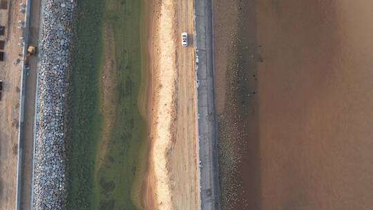 山东威海双岛湾警车巡逻海岸航拍4K