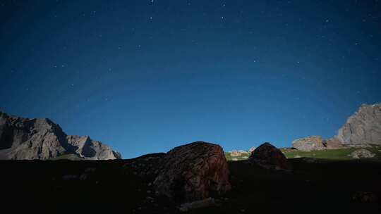 乌孙古道天堂湖夜晚星空延时