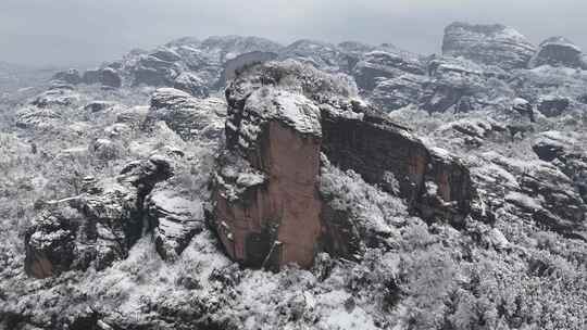 龙虎山桃花州丹霞地貌雪景航拍