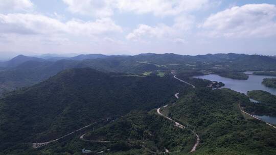 碧三路深圳山水风光三洲田水库航拍悬停转动视频素材模板下载