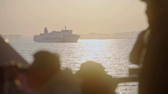 游轮轮船码头厦门出海海浪海绵夕阳日落