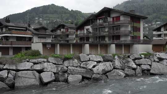 阿尔卑斯山村居