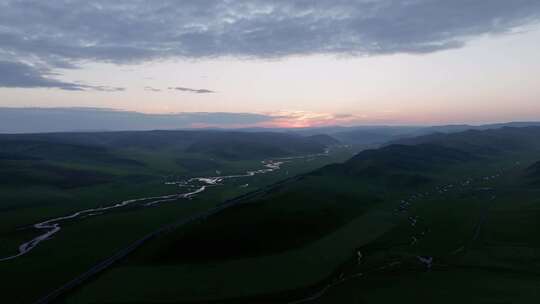 航拍清晨大自然河流群山环绕